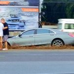 2名中国男子在泰驾车撞上路灯后舍弃豪车跑路-正规博彩平台-博彩论坛-博彩网